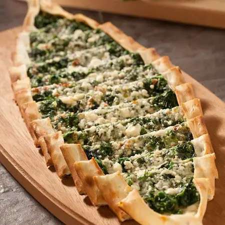 Ispanaklı Peynirli Pide